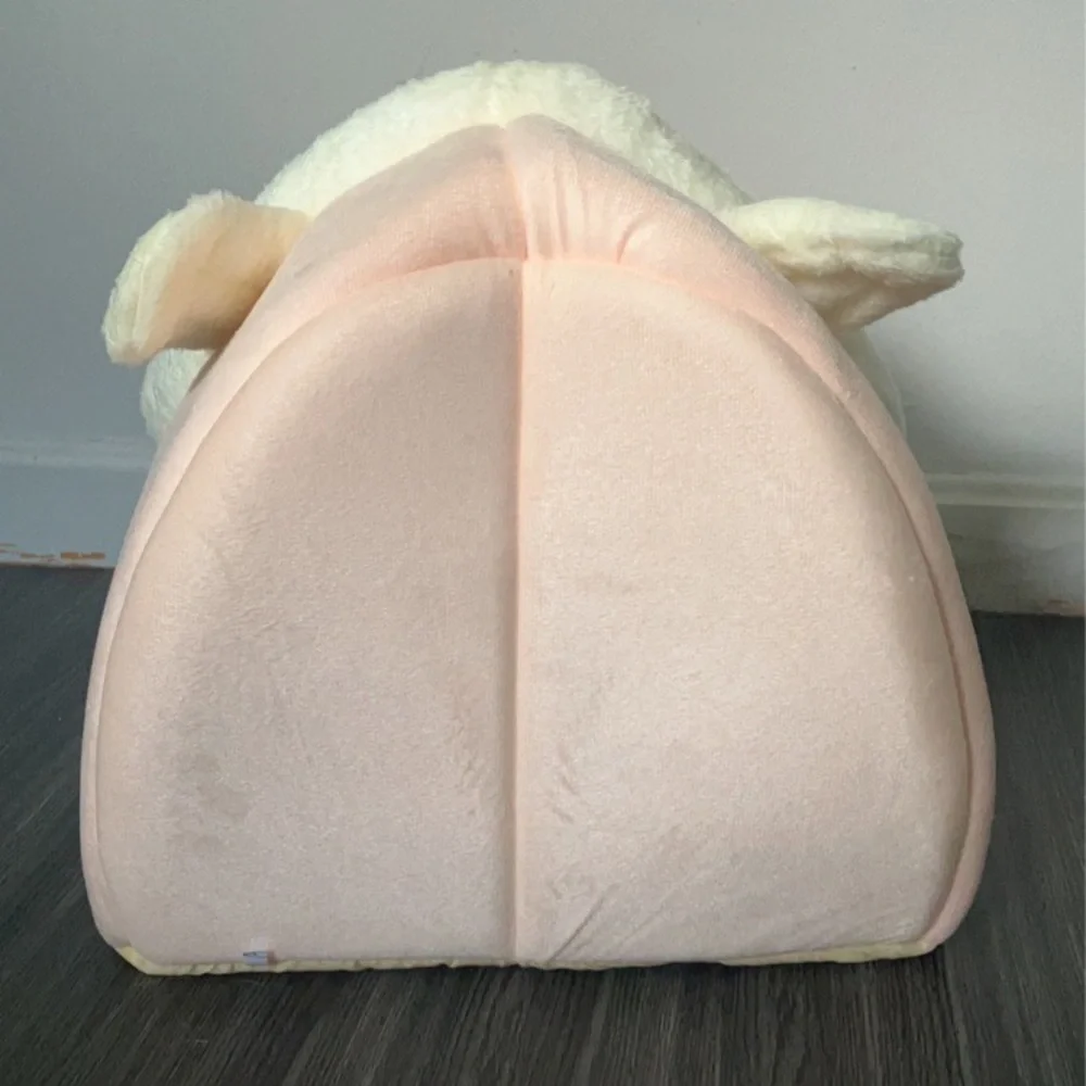 Pink pet bed for small pets